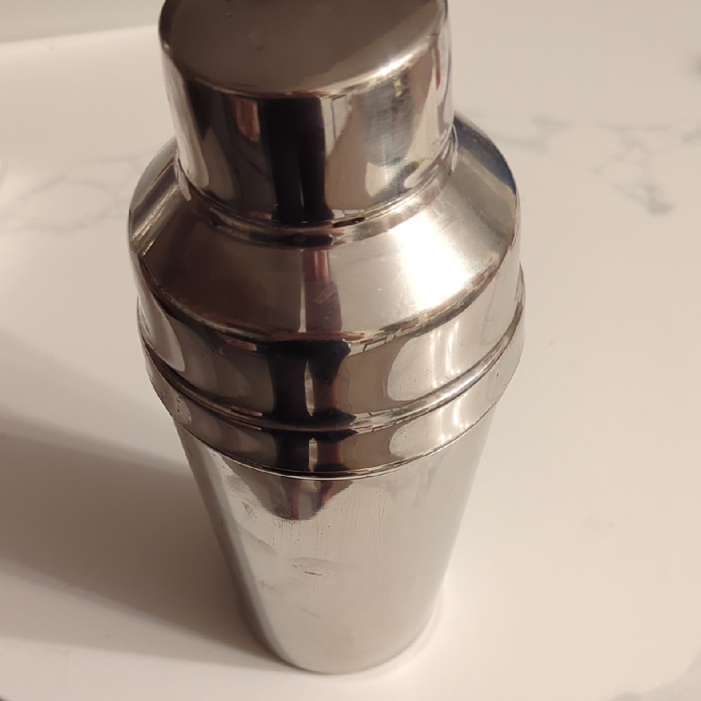 Like New Stainless Steel Cocktail Shaker